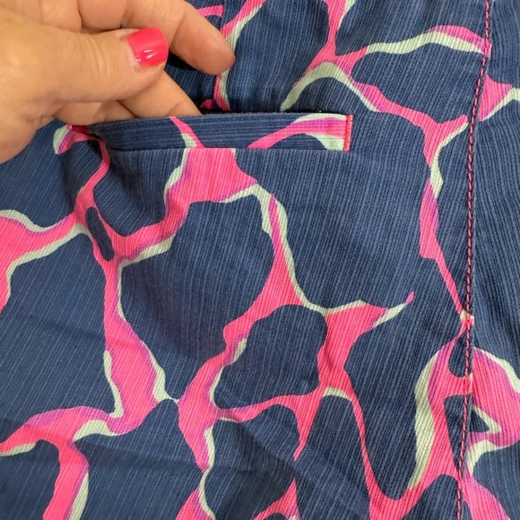 Lilly Pulitzer “Sri Lanka” Blue And Hot Pink Buttoned Shorts With Side Pockets - Picture 7 of 13
